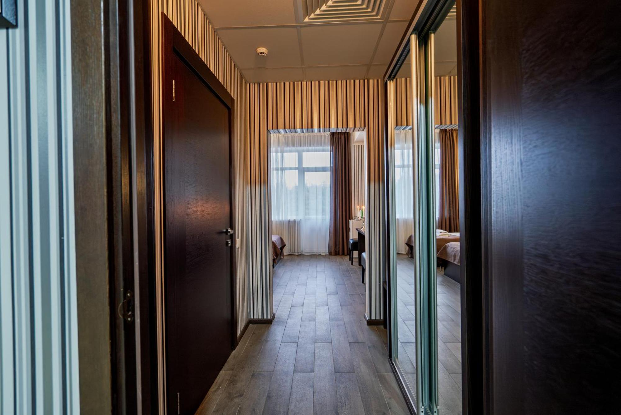 Congress Hotel Verhovina Petropavlovskaya Borshchagovka エクステリア 写真