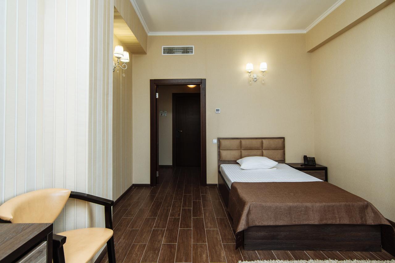 Congress Hotel Verhovina Petropavlovskaya Borshchagovka エクステリア 写真