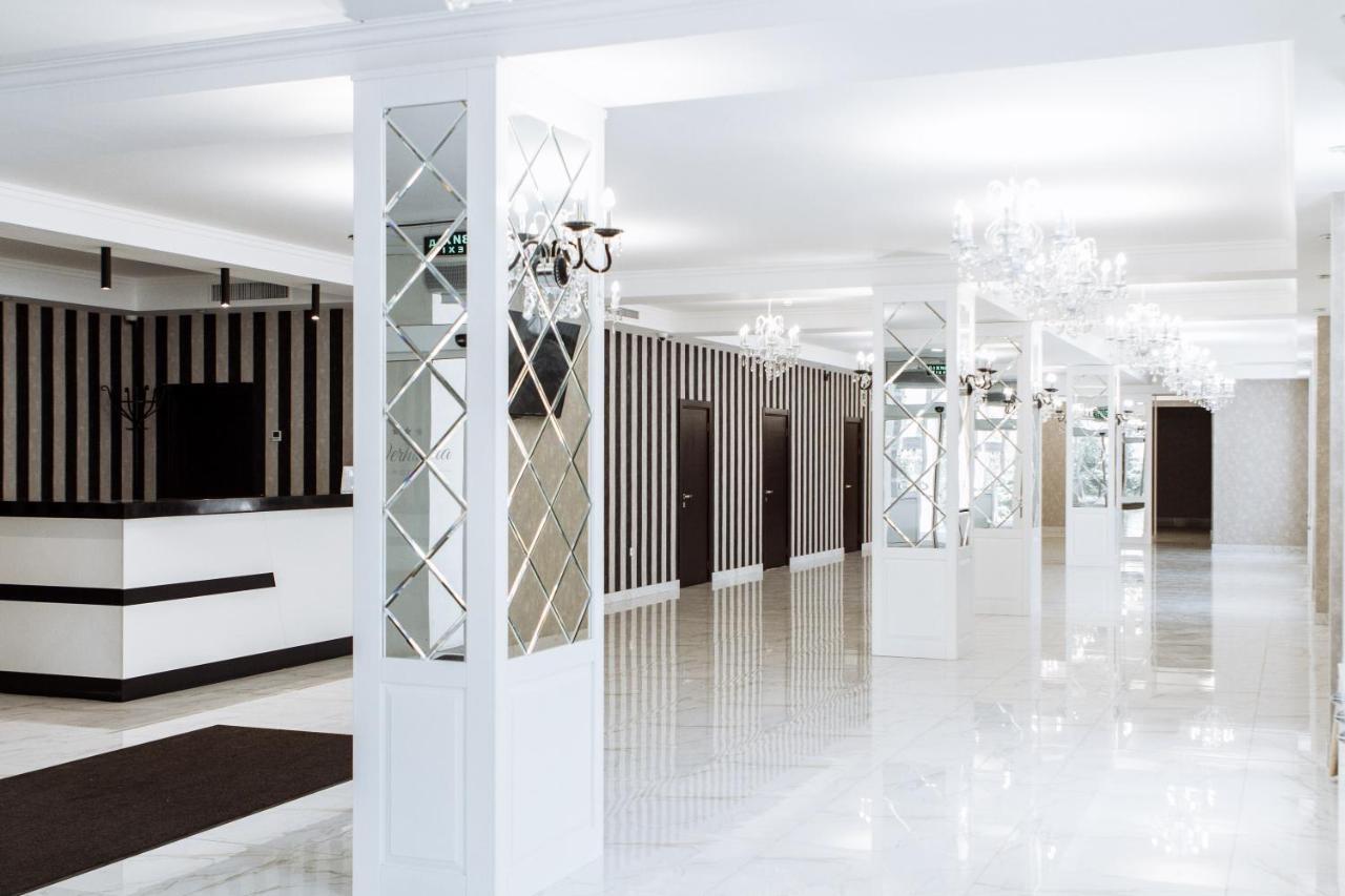 Congress Hotel Verhovina Petropavlovskaya Borshchagovka エクステリア 写真